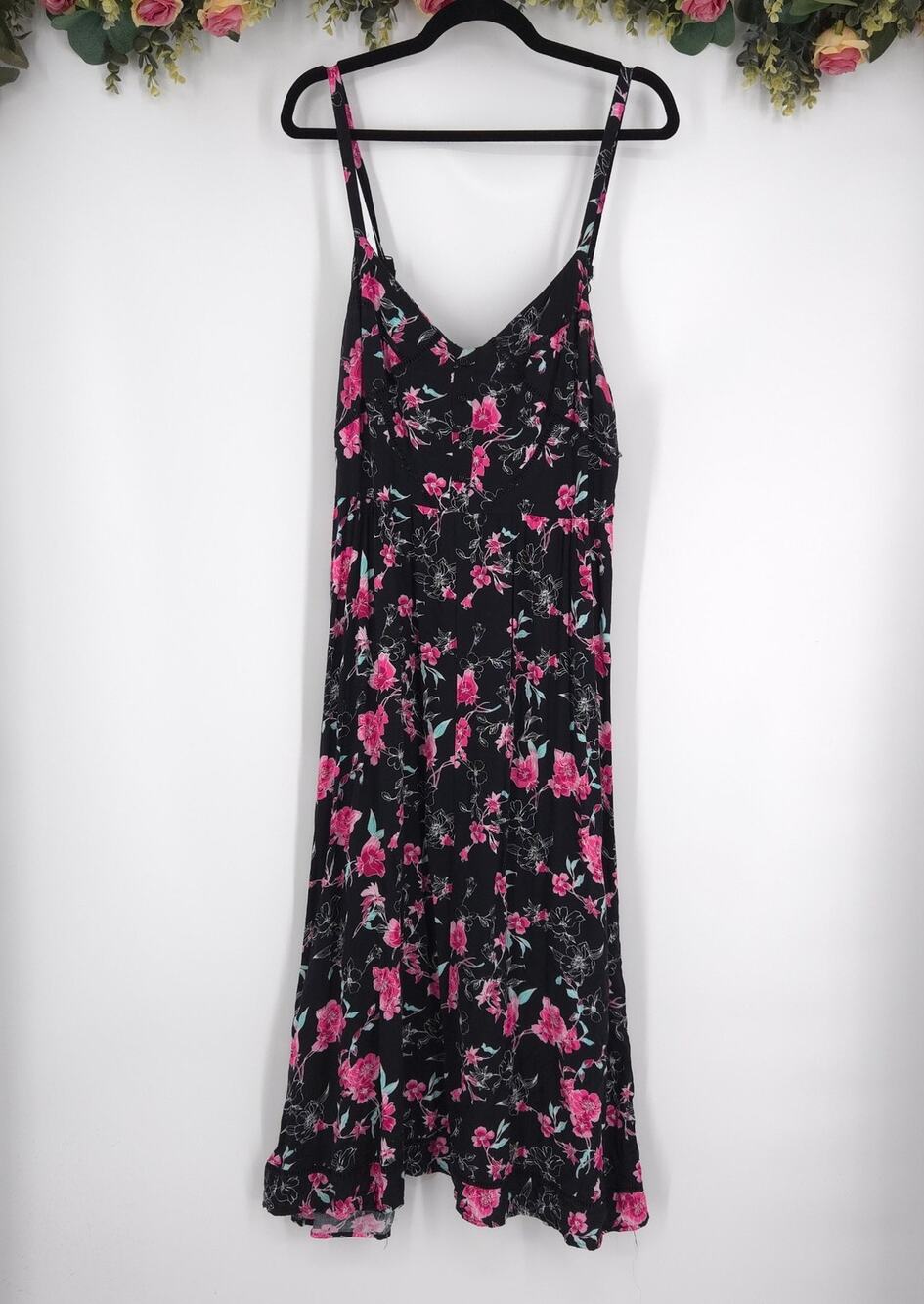 Torrid Black and Pink Floral Sleeveless Maxi Dress Size 1